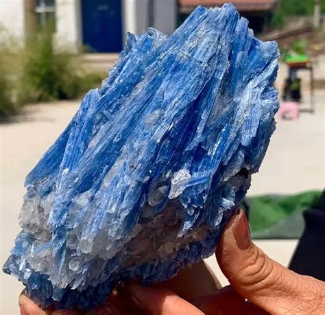 Occurrence and Geology of Kyanite Raw