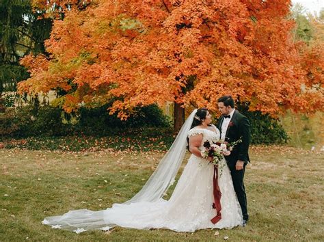 October Weddings: Crafting an Unforgettable Autumn Extravaganza