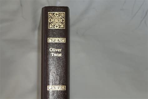 Oliver Twist The Collector s Library of Classics Vol IV Reader