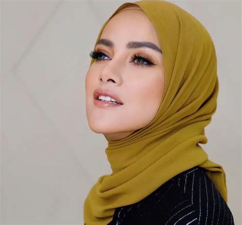 Olla Ramlan: Kisah Inspiratif Perjalanan Hidup dan Karier