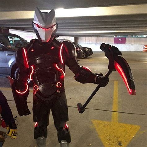 Omega Fortnite cosplay