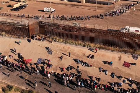 On The Line Inside the US Border Patrol Reader