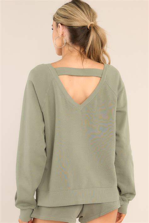 Open Back Sweatshirts: The Perfect Combination of Style and Comfort