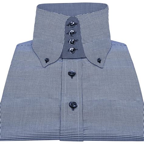 Open Button-Down Collar: