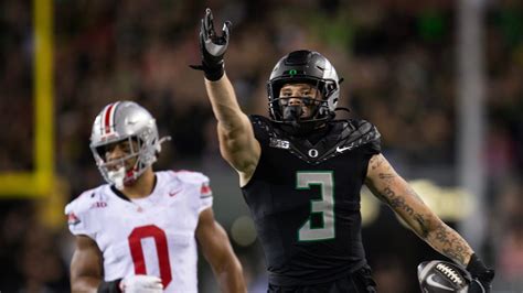 Oregon Ducks vs. Ohio State Buckeyes: A Head-to-Head Comparison