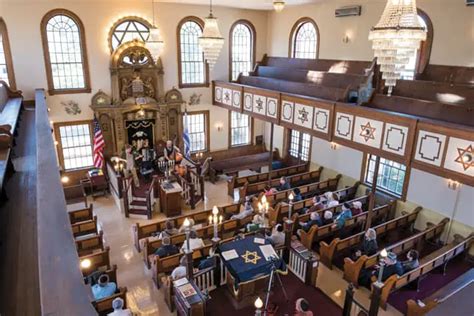 Orthodox Synagogues: Embracing Tradition and History