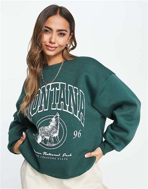 Oversized Green Sweatshirt: A Versatile Wardrobe Staple