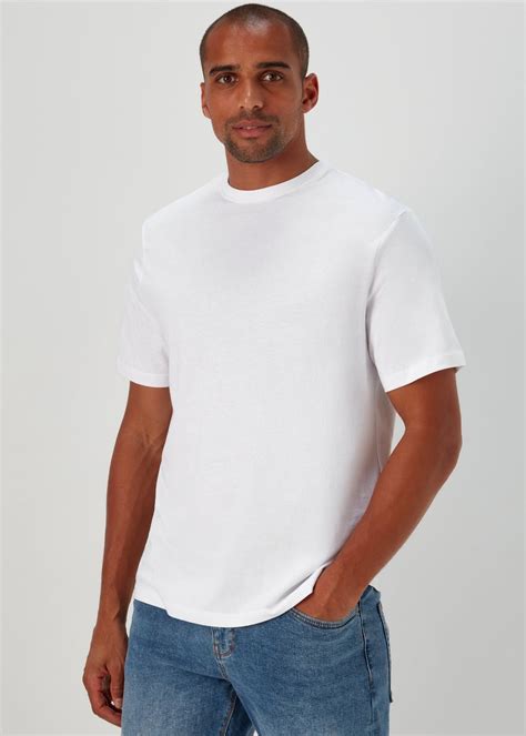 Pack of White T-Shirts: An Essential Wardrobe Foundation