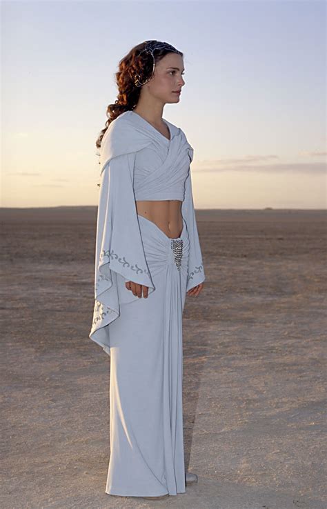 Padmé's Dress: An Ode to Elegance and Symbolism