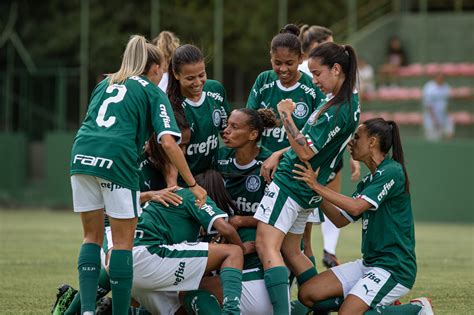 Palmeiras Feminino x América-MG Feminino: Um Duelo de Gigantes no Brasileirão Feminino