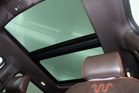 Panoramic Stargazing Roof: