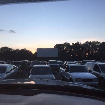 Parkway Drive-In Theatre: The Ultimate Film Haven for Movie Buffs