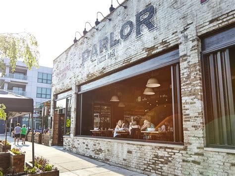 Parlor Pizza Bar Wicker Park: An Immersive Gastronomic Experience