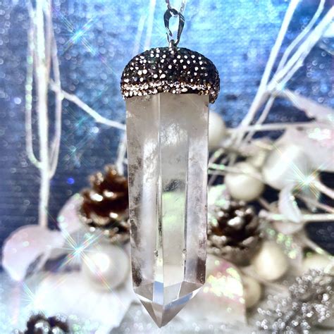 Pendants with Crystals: A Journey into the Realm of Energy and Healing