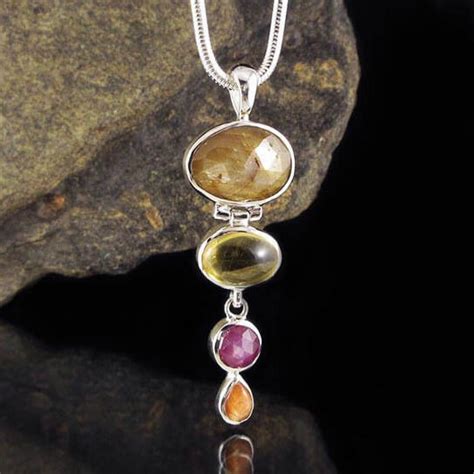 Pendants with Crystals: Unveil the Healing Power of Nature