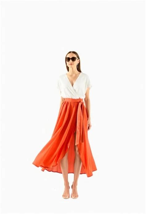 Perfect Your Style with the Versatility of Wrap Skirts