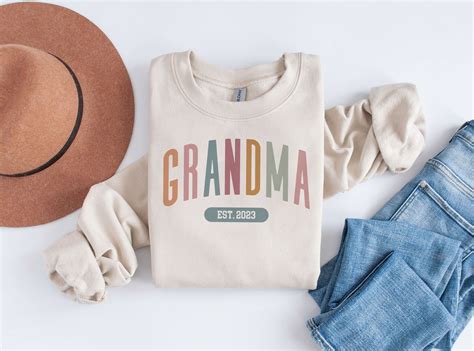 Personalized Sweatshirts for Grandma: A Thoughtful and Meaningful Gift