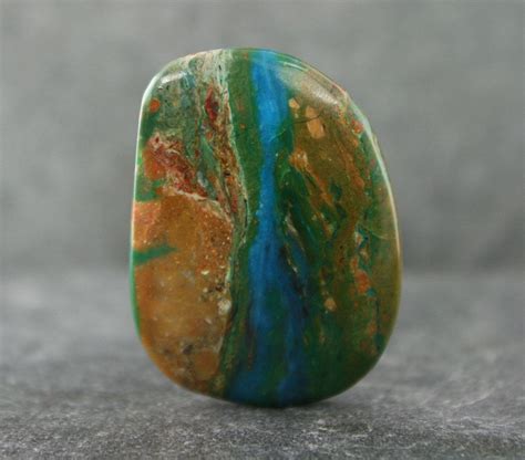 Peruvian Opal: A Gemstone with 4 Reasons to Captivate