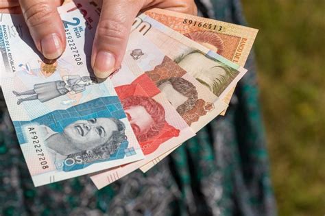 Pesos Colombianos to Dollars: 50,000+ COP Quickly Exchanged