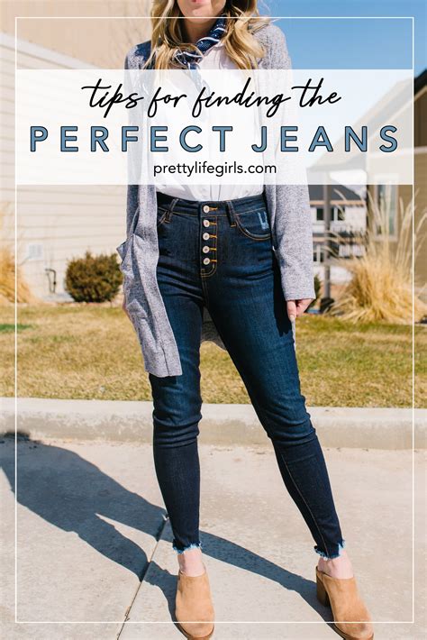 Petite Women's Guide to Finding the Perfect Jeans: Style, Fit, and Tips