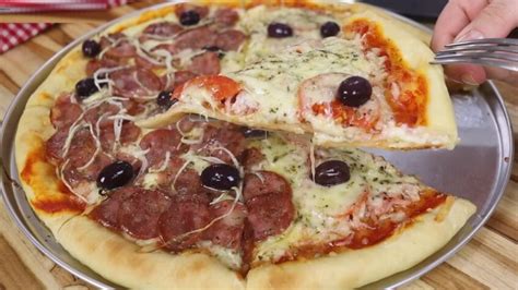 Pizza de Linguiça Calabresa Defumada: