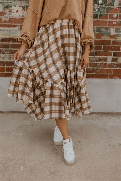 Plaid Skirts: The Perfect Addition to Your Fall Wardrobe