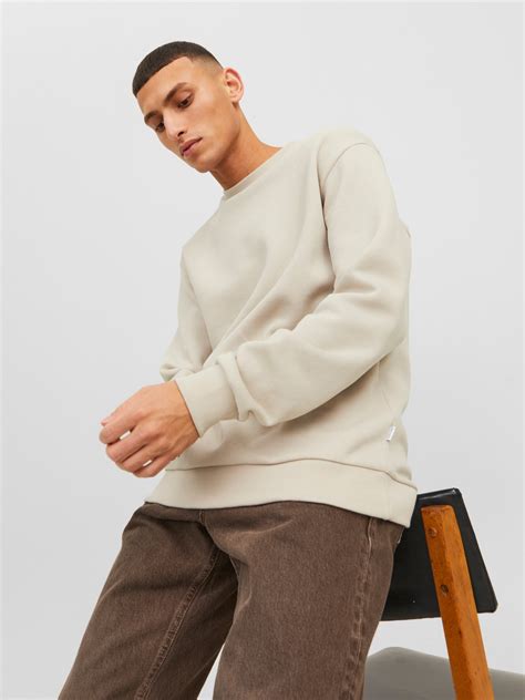 Plain Crew Neck Sweatshirts: The Versatile Essential for Every Wardrobe