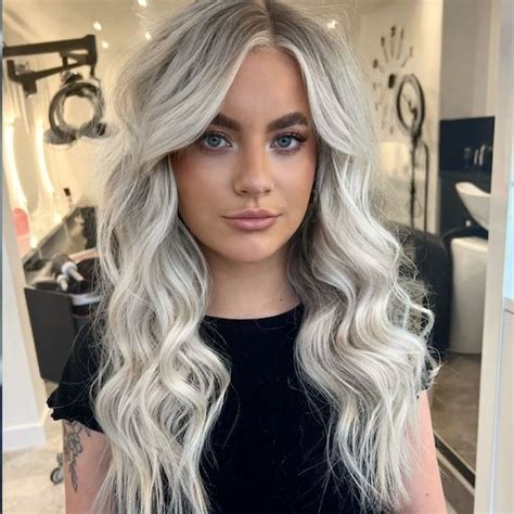 Platinum Ash Blonde: A Guide to Achieving and Maintaining the Perfect Icy Hue