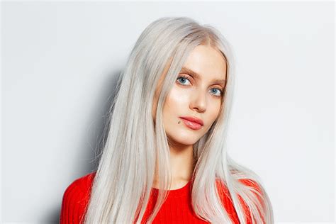 Platinum Blonde Hair Wig: A Guide to Achieving Your Blonde Ambition