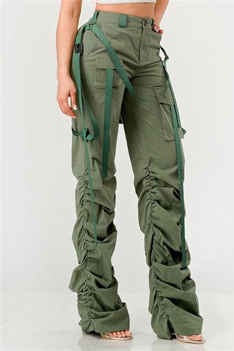 Plus Cargo Pants: The Pinnacle of Functionality and Style for the Modern Woman