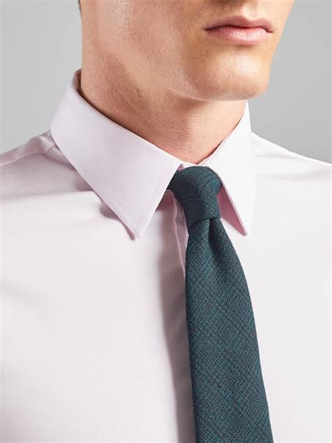 Point Collar Dress Shirt: A Timeless Classic for Men