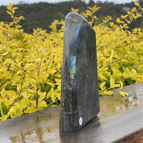 Polished Labradorite: An Enchanting Gemstone with Unparalleled Beauty and Versatility