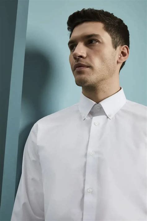 Polyester Collared Shirts: Your Guide to a Crisp, Casual Wardrobe