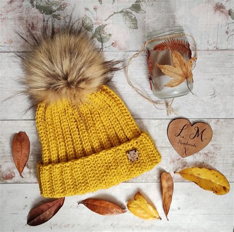 Pom pom wooly hats