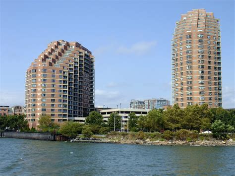 Portside Towers Jersey City: A Waterfront Oasis with Spectacular City Views