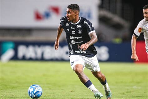 Pouso Alegre FC x Remo: Uma Batalha Épica pelo Topo da Série C