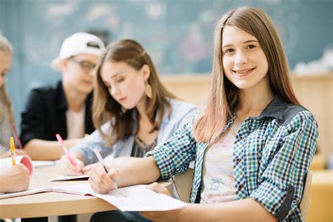 Preliminary English Test 2016: Conquer the Essentials