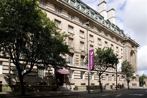 Premier Inn County Hall London: A Landmark in Comfort & Convenience