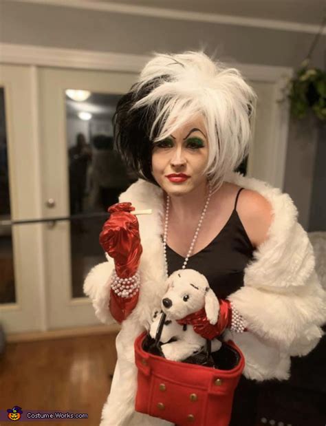 Prepare for the Eerie Night with a Hauntingly Chic Cruella de Vil Costume