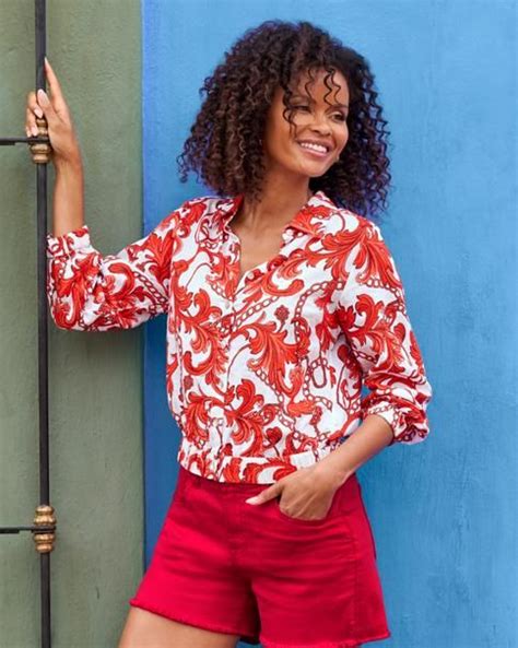 Print Button Up Shirts: Style and Versatility for Every Season