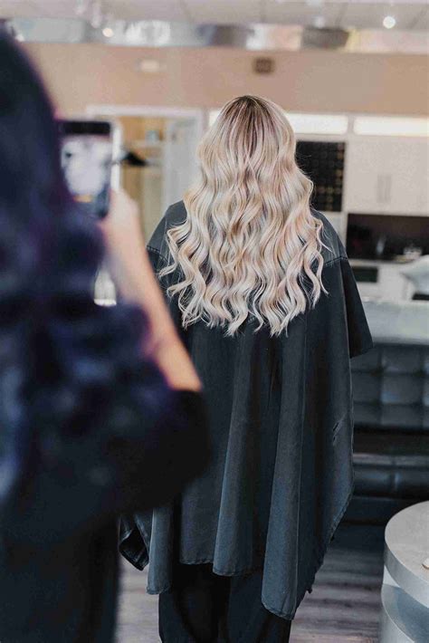 Professional Hair Extensions: A Gateway to Seamless Transformations