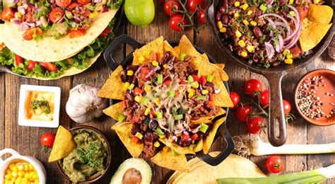 Pros and Cons of Nacho vs. Traditional Mexican Cuisine