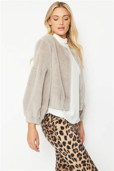 Puff Sleeve Vest with Faux Fur Trim (59.99)