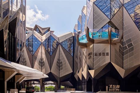 Pyramid Edge Hotel: A Futuristic Marvel with 360-Degree Views and Unparalleled Luxury