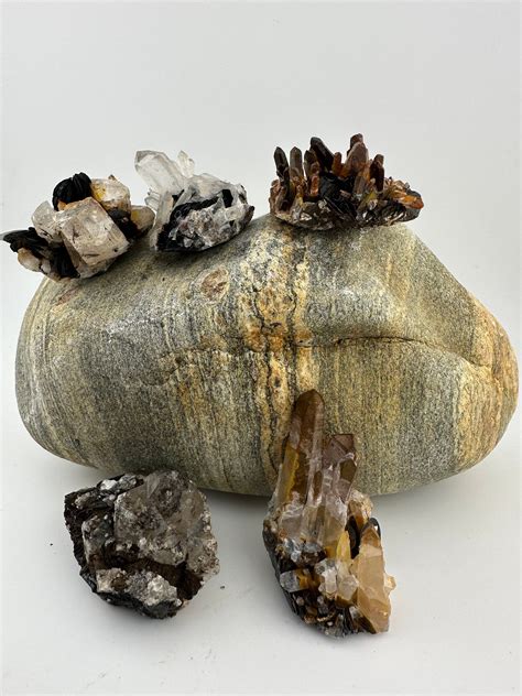 Quartz with Hematite: An In-Depth Exploration of a Powerful Combination