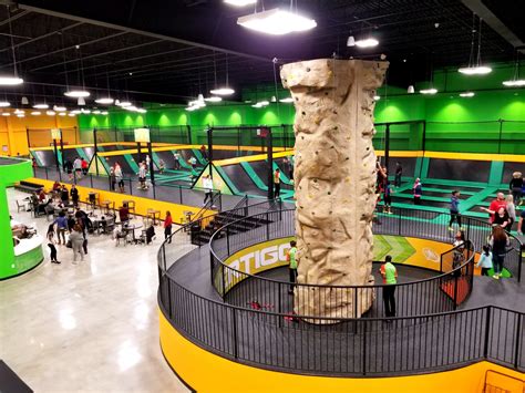 ROCKIN' JUMP BRENTWOOD CALIFORNIA: The Ultimate Indoor Trampoline Park!