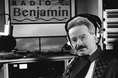 Radio Benjamin Reader