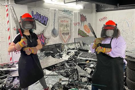 Rager Room Couple: An Insight into the Thriving Rage Room Industry