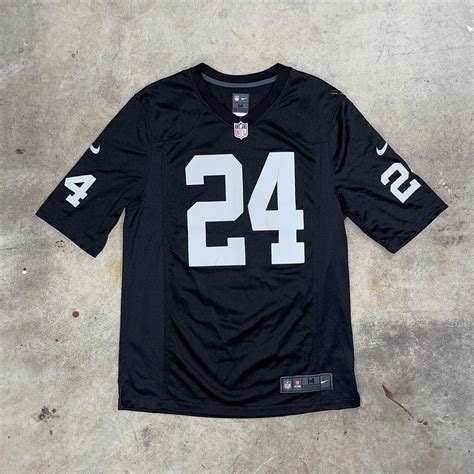 Raiders Marshawn Lynch Jersey: A Legacy of Power and Intensity