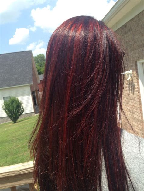 Red Hair with Black at the Top: A Dash of Dark Elegance